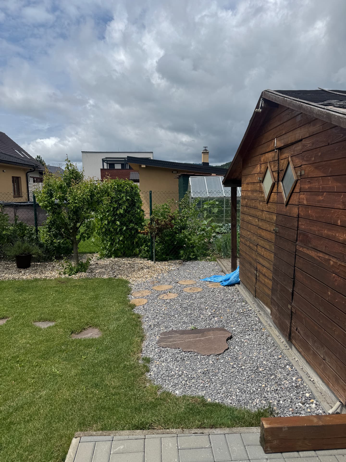 Zámková dlažba a spevnené plochy – pred realizáciou, SkyBuild Žilina